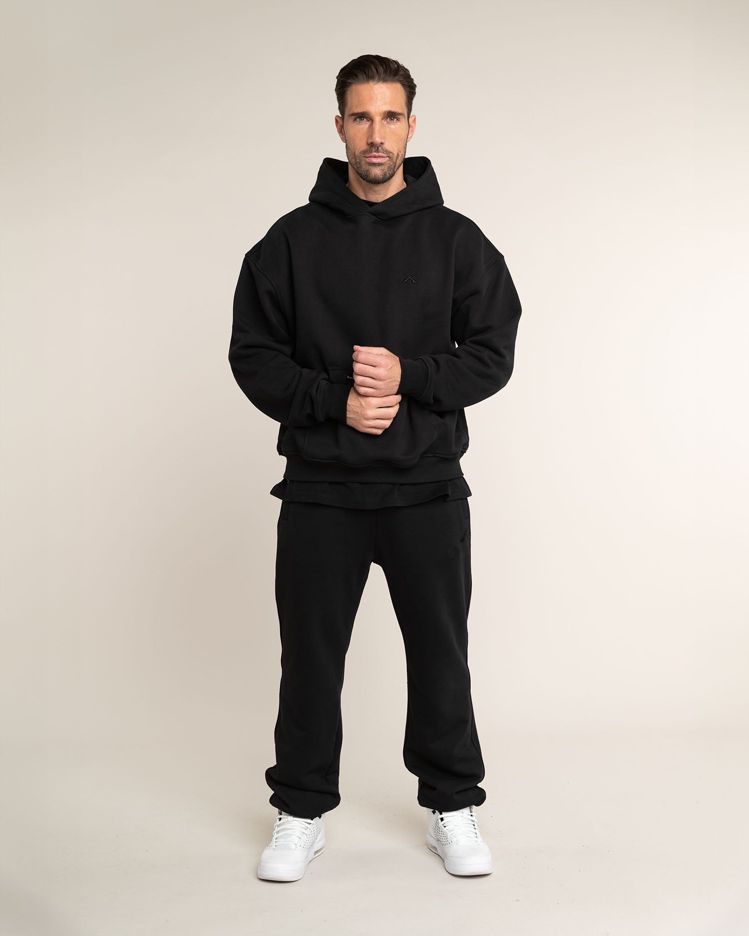 Outfit: Baggy Jogginghose Herren Schwarz, 100% Baumwolle, breite Passform