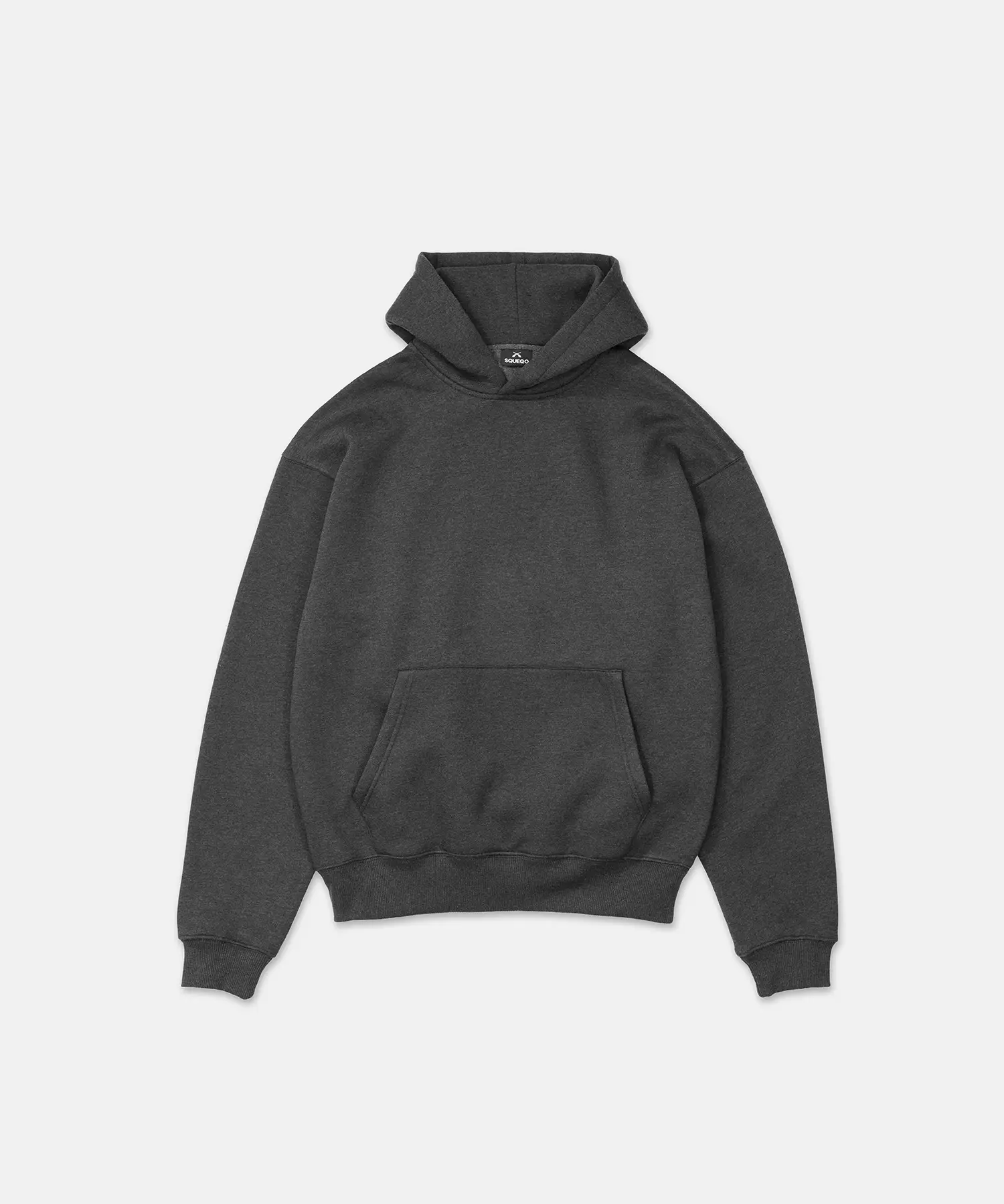 Dunkelgrau melierter Blank Hoodie in der Farbe Charcoal Heather von SQUEQO, Frontansicht.