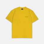 Gelbes T-Shirt mit monochromem Studio Berlin Print, Vorderansicht.