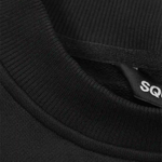Detailansicht: Hochwertiger Kragen des SQUEQO Sweatshirts
