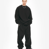 Lässiger Look mit dem SQUEQO Oversized Sweatshirt in Schwarz