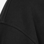 Detailansicht: Überschnittene Schulternaht des SQUEQO Zip Hoodies