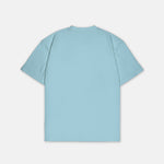 T-Shirt Hellblau mit kleinem weißem Logo, Rückansicht. Design A005.