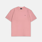 T-Shirt Rosa mit kleinem schwarzem Logo auf der linken Brust, Vorderansicht, Hauptbild. Design A003.