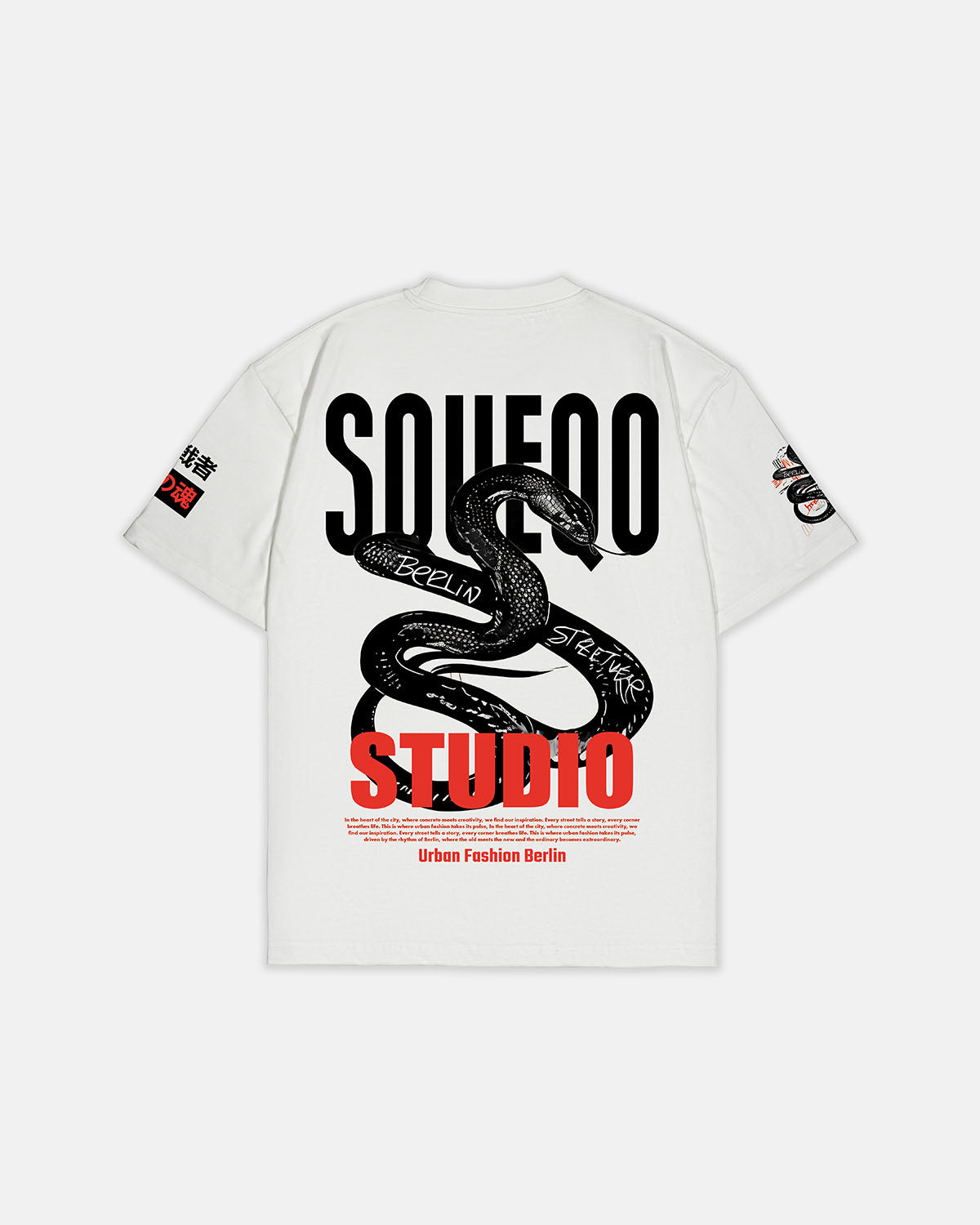 Weißes T-Shirt mit großem Schlangen-Backprint und SQUEQO Studio Schriftzug auf der Rückseite.