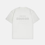 Weißes T-Shirt mit großem Studio Berlin Print in Weiß auf dem Rücken, Hauptbild.