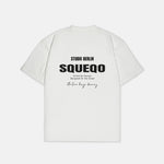 Weißes T-Shirt mit großem Studio Berlin Print in Schwarz auf dem Rücken, Hauptbild.